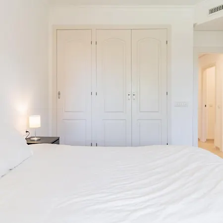 ホテル Exquisite With Sea View And Pool